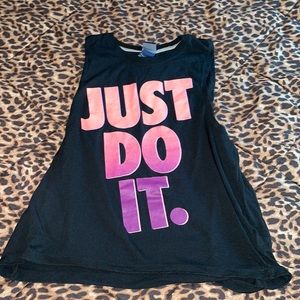 Nike flowy top